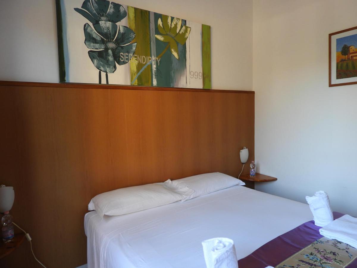 B&B Isola Фьюмичино Экстерьер фото
