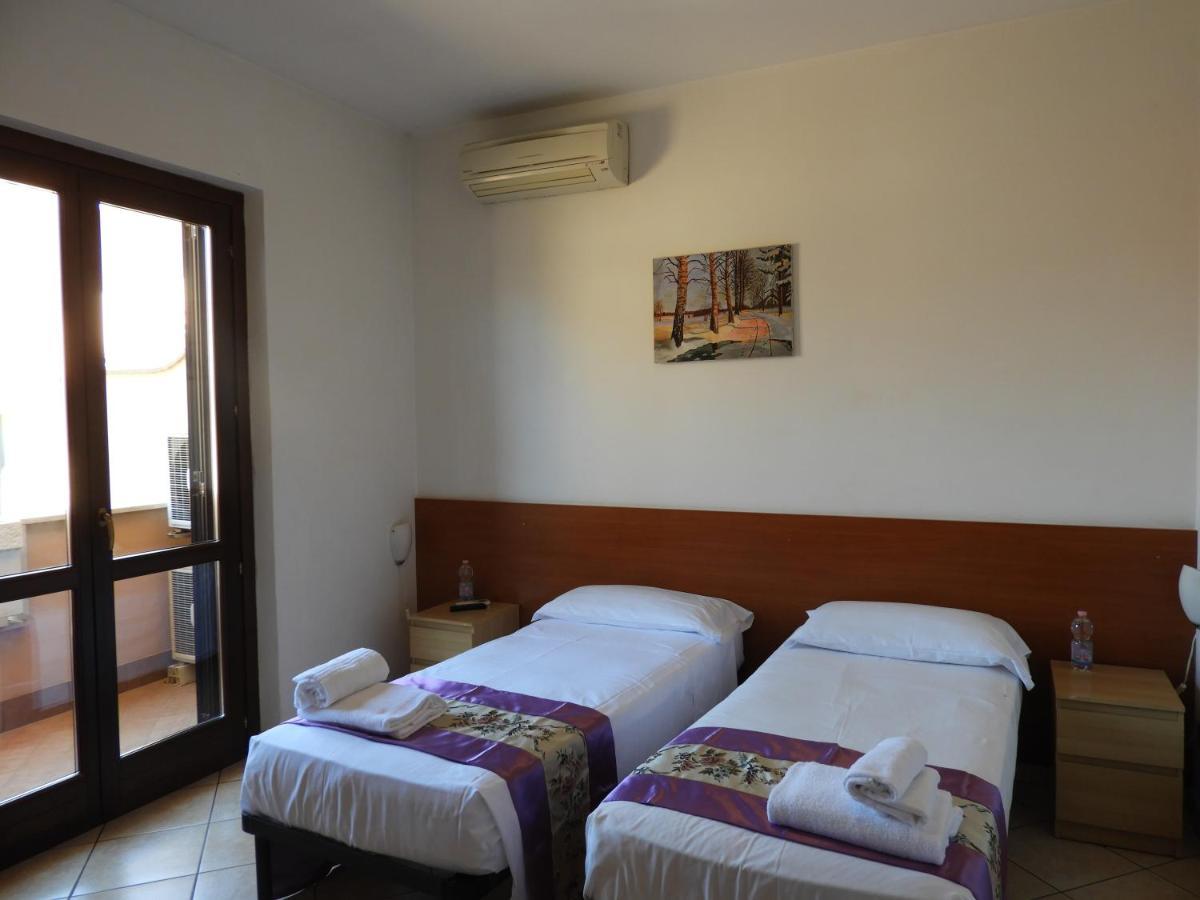 B&B Isola Фьюмичино Экстерьер фото